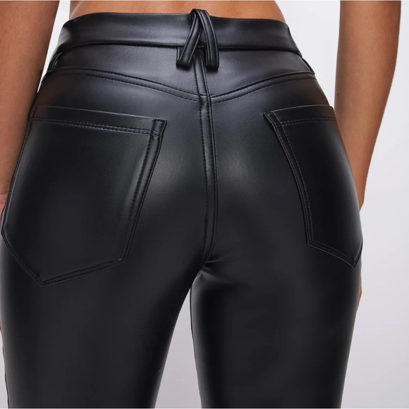 NWOT Good American Cropped Mini Boot Faux Leather Pant Size: 6 Color: Black001 - Picture 4 of 5